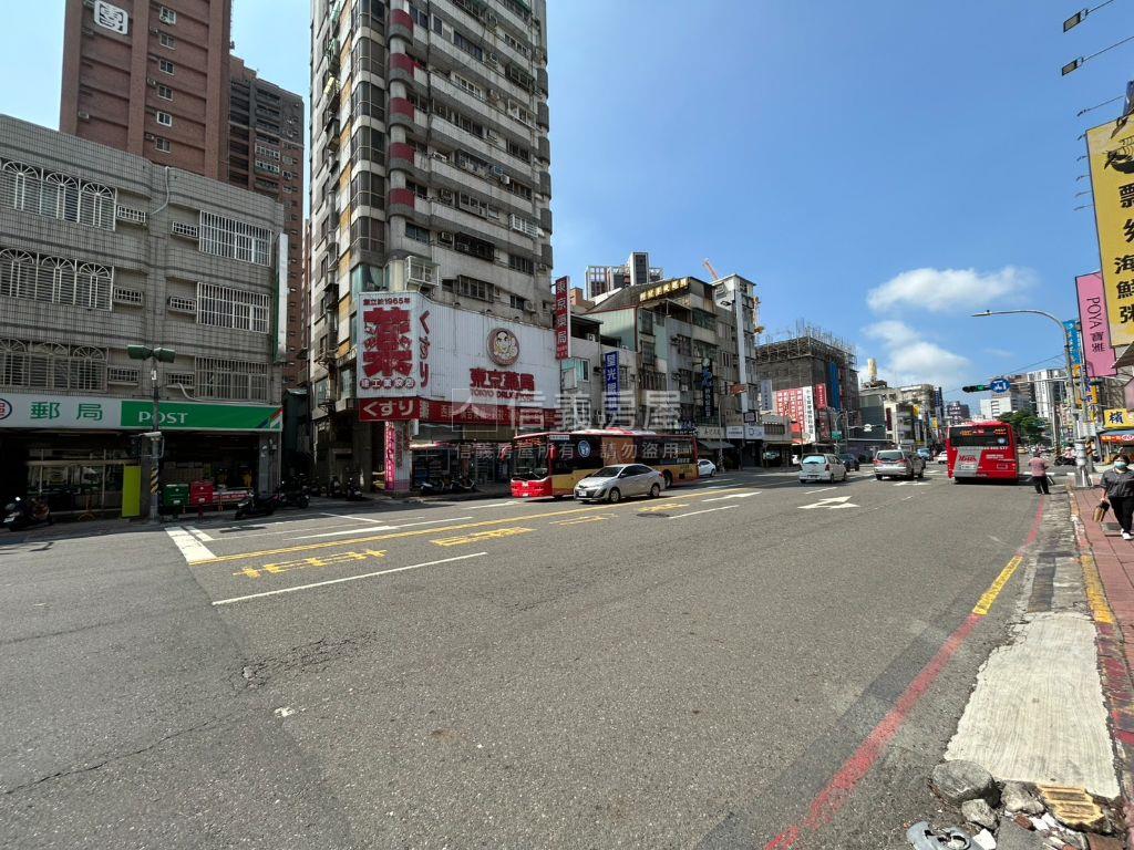 建工商圈正路金店房屋室內格局與周邊環境