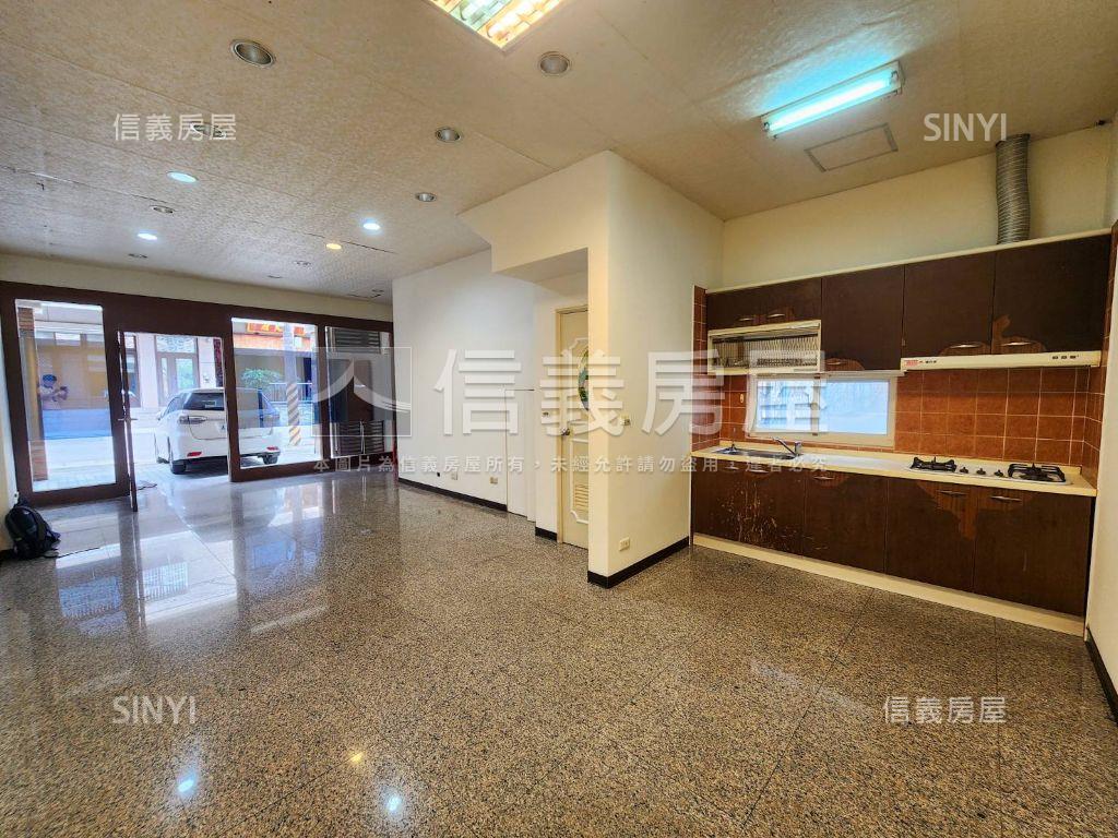 近ＬＢ１１．穩鑽透天店面房屋室內格局與周邊環境