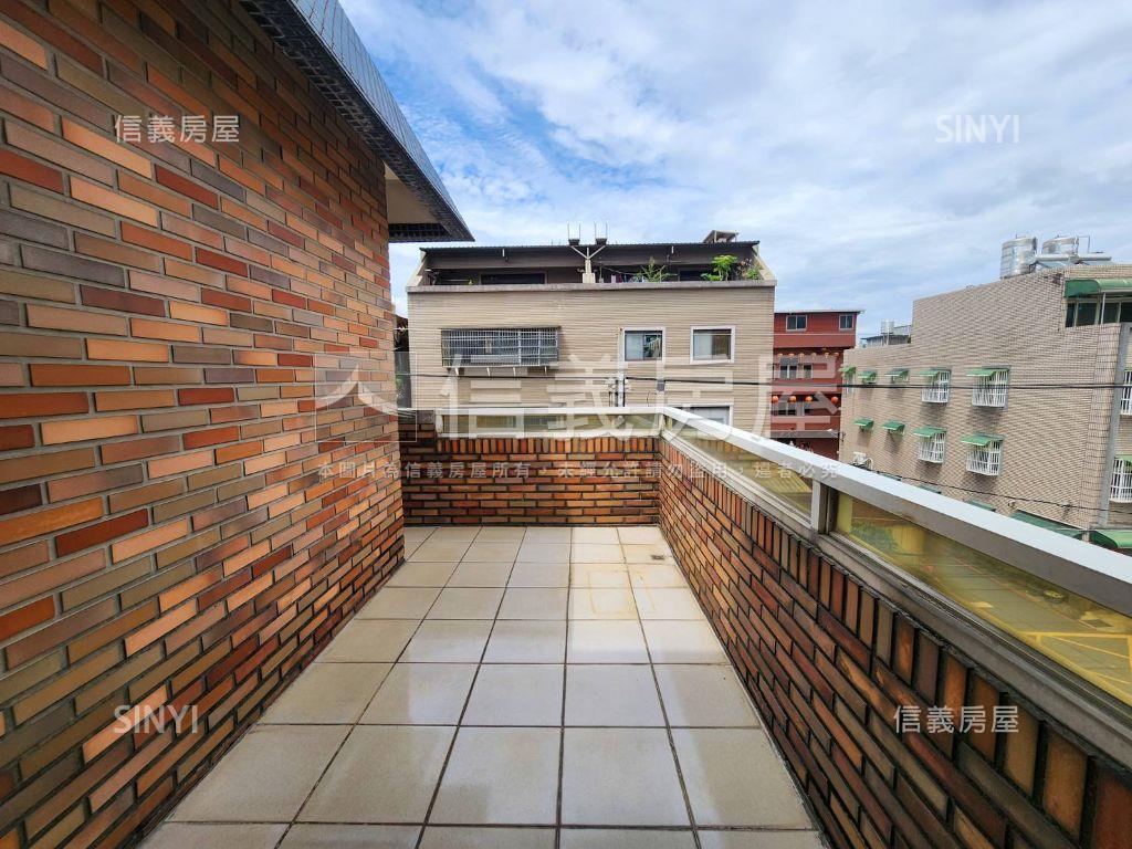 近ＬＢ１１．穩鑽透天店面房屋室內格局與周邊環境