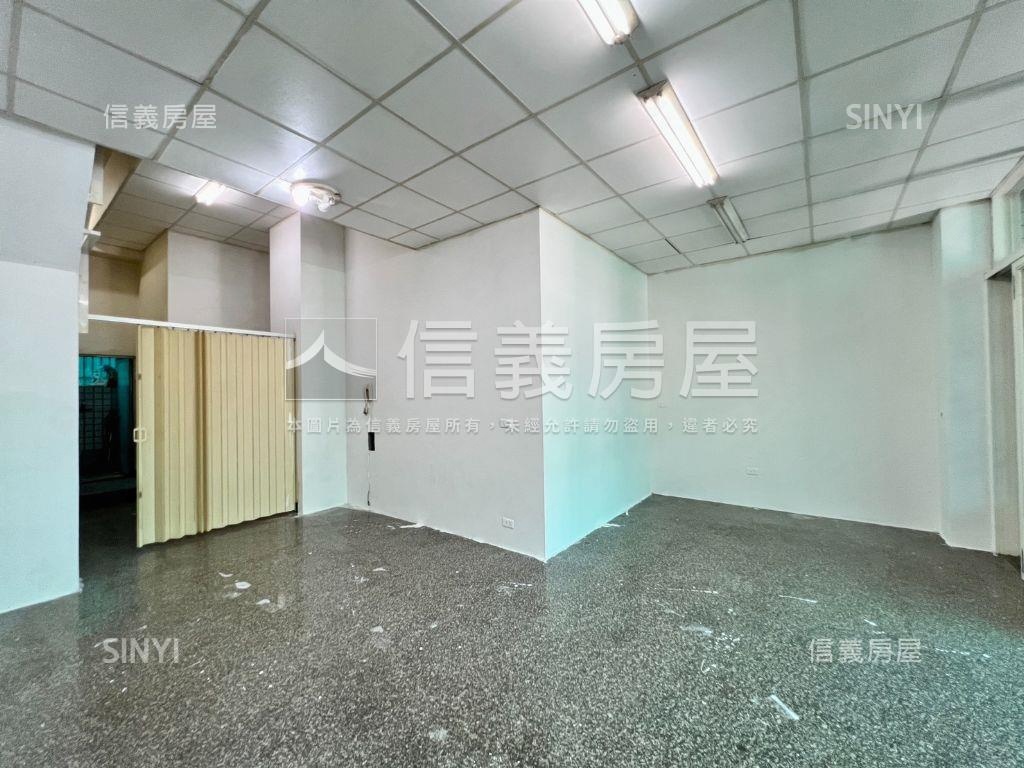 公園首排面寬約６米金樓店房屋室內格局與周邊環境