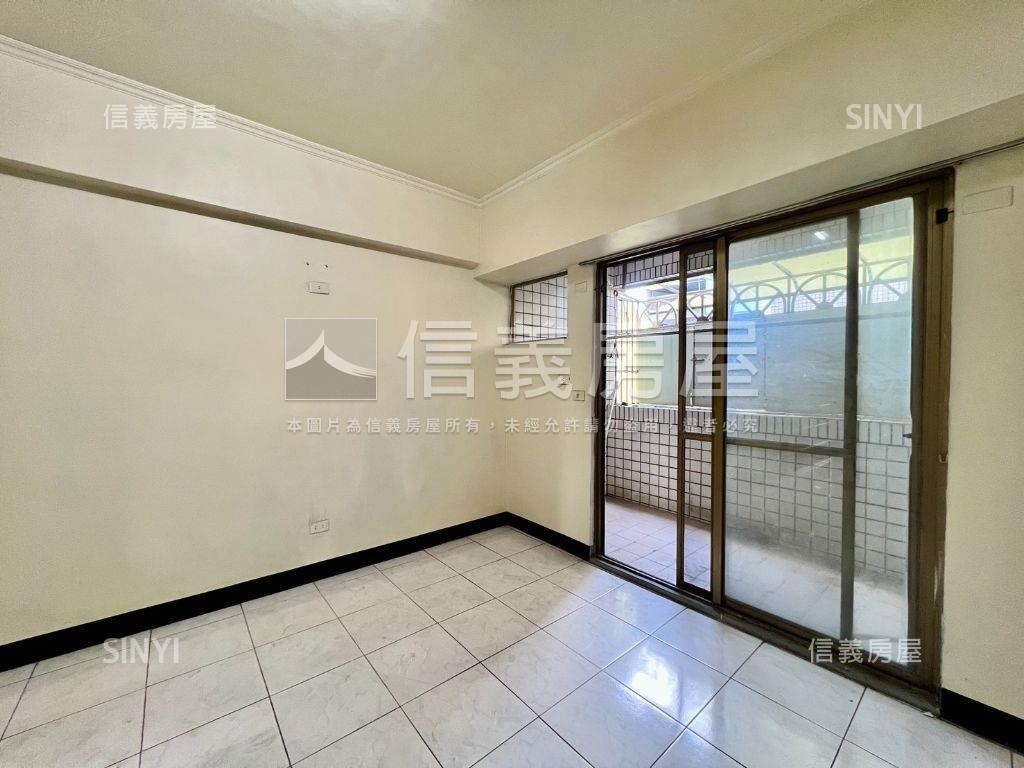 公園首排面寬約６米金樓店房屋室內格局與周邊環境