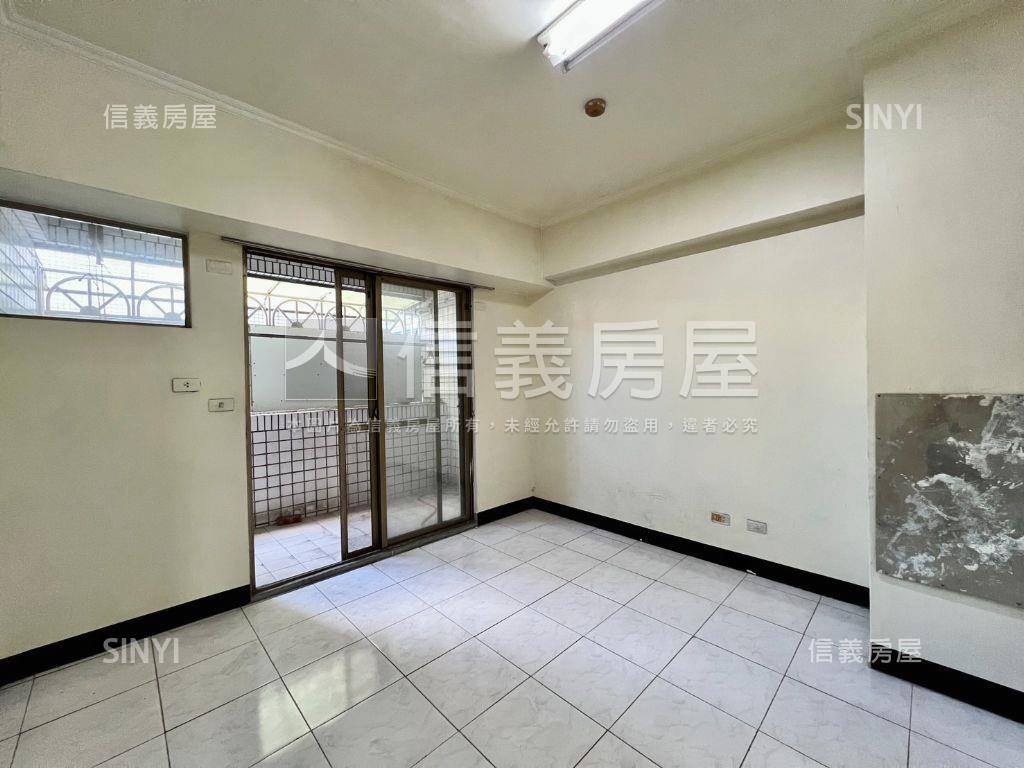 公園首排面寬約６米金樓店房屋室內格局與周邊環境