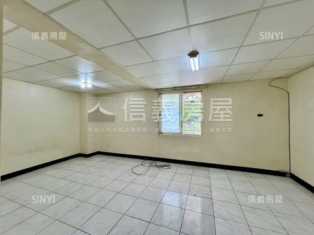公園首排面寬約６米金樓店房屋室內格局與周邊環境