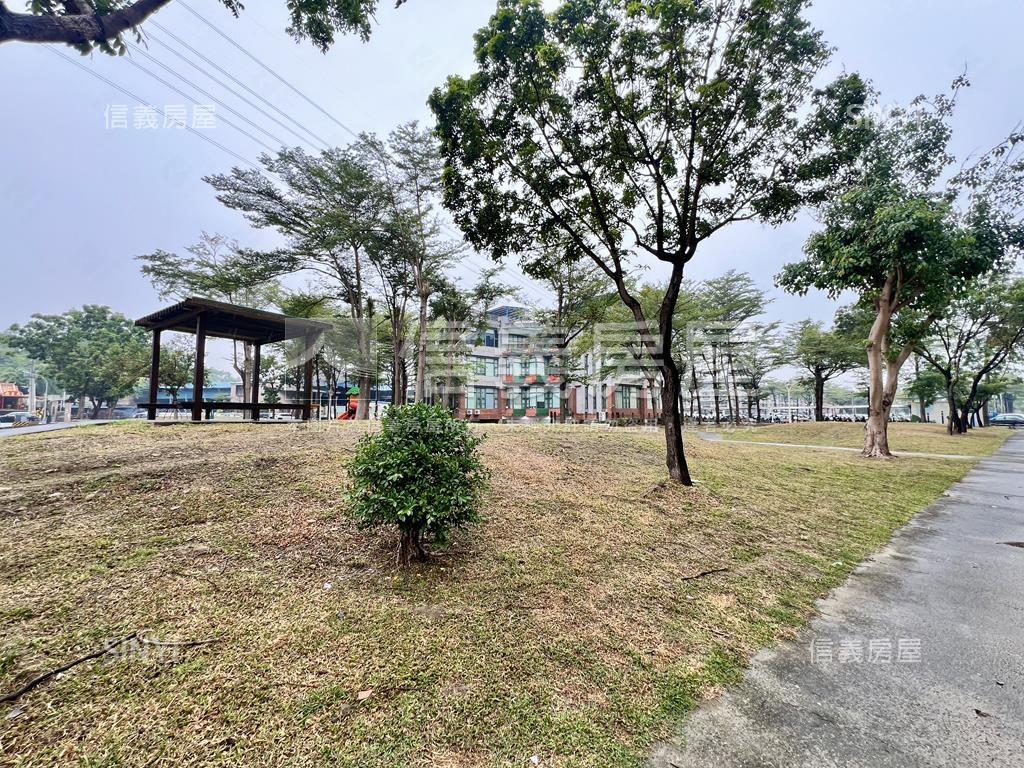 公園首排面寬約６米金樓店房屋室內格局與周邊環境