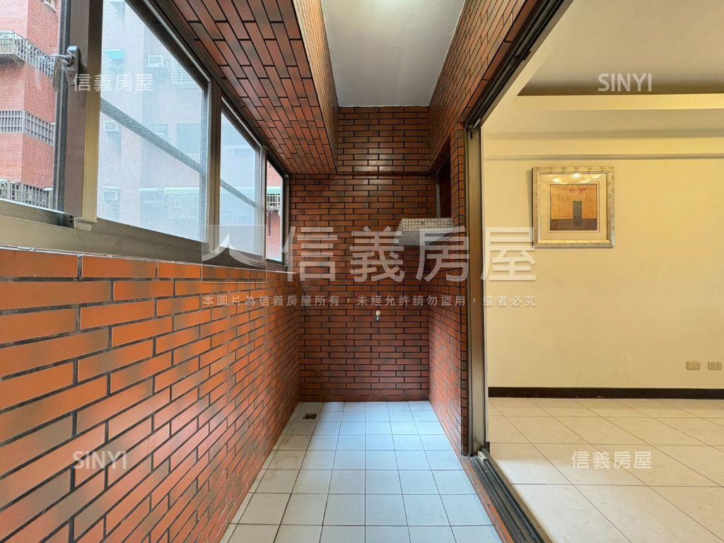 正東區兩房電梯大樓房屋室內格局與周邊環境