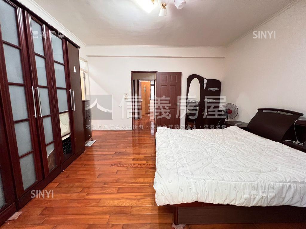 泰隆透天魔術空間就是這間房屋室內格局與周邊環境