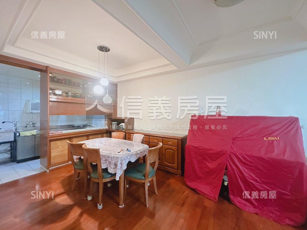 泰隆透天魔術空間就是這間房屋室內格局與周邊環境