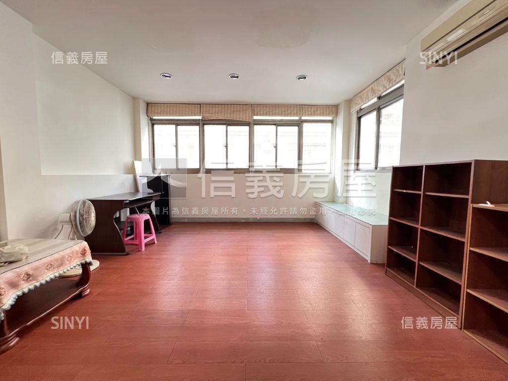 泰隆透天魔術空間就是這間房屋室內格局與周邊環境