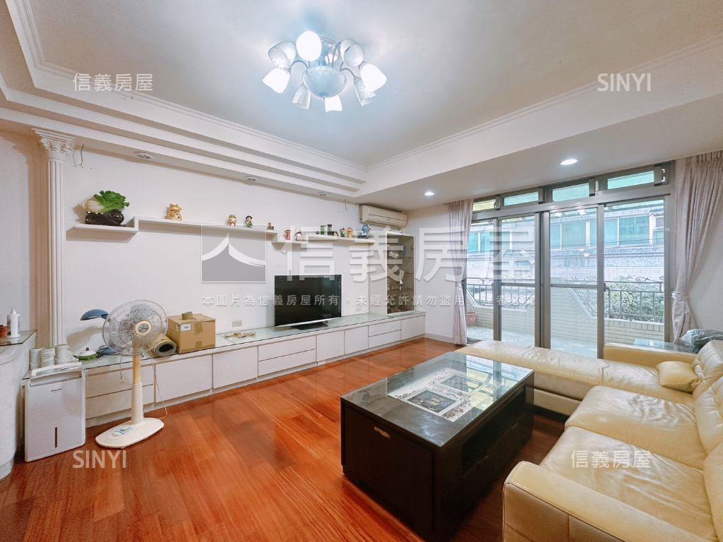 泰隆透天魔術空間就是這間房屋室內格局與周邊環境