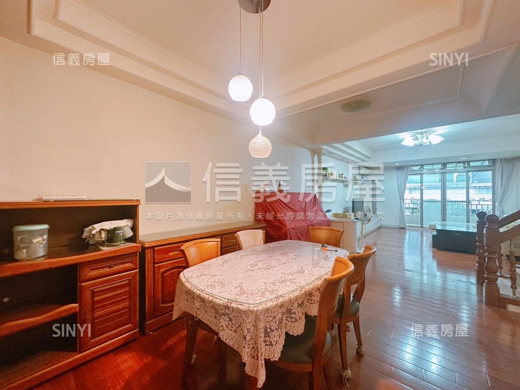 泰隆透天魔術空間就是這間房屋室內格局與周邊環境