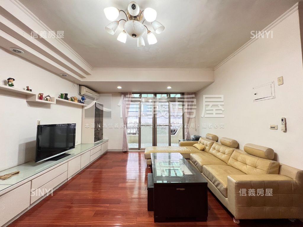 泰隆透天魔術空間就是這間房屋室內格局與周邊環境