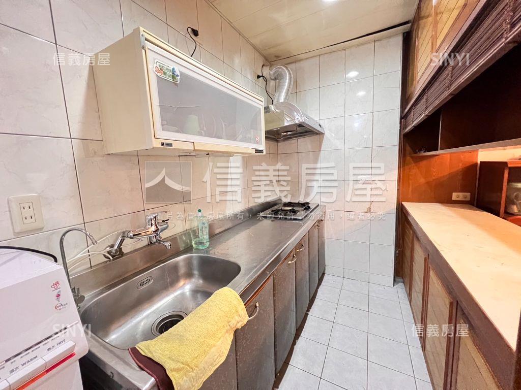 泰隆透天魔術空間就是這間房屋室內格局與周邊環境