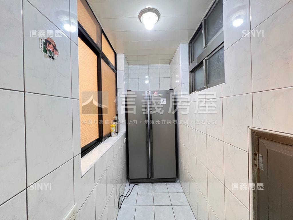 泰隆透天魔術空間就是這間房屋室內格局與周邊環境