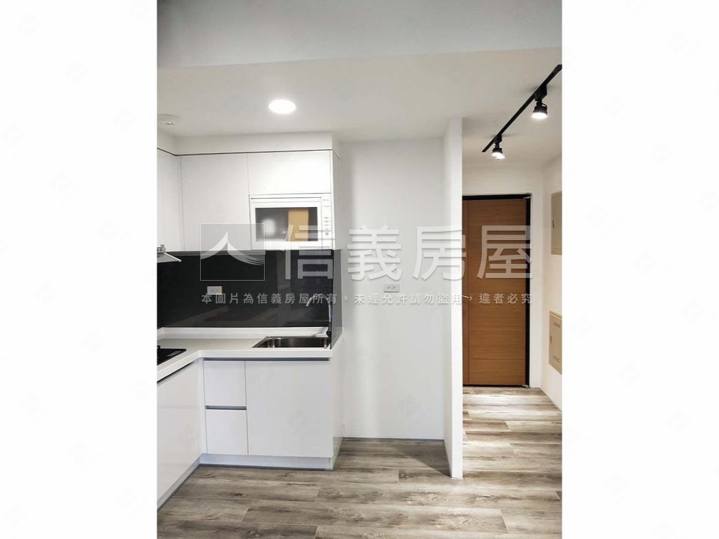 公園捷運高樓美妝電梯車位房屋室內格局與周邊環境