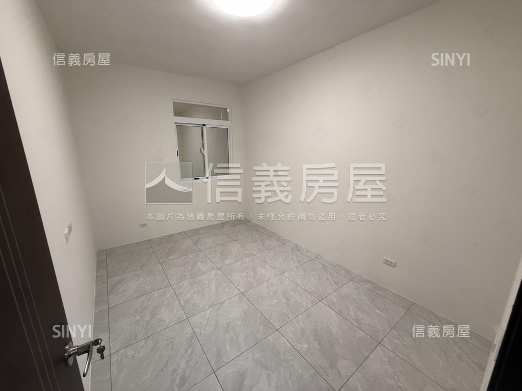 正忠面寬好停車新穎宅房屋室內格局與周邊環境