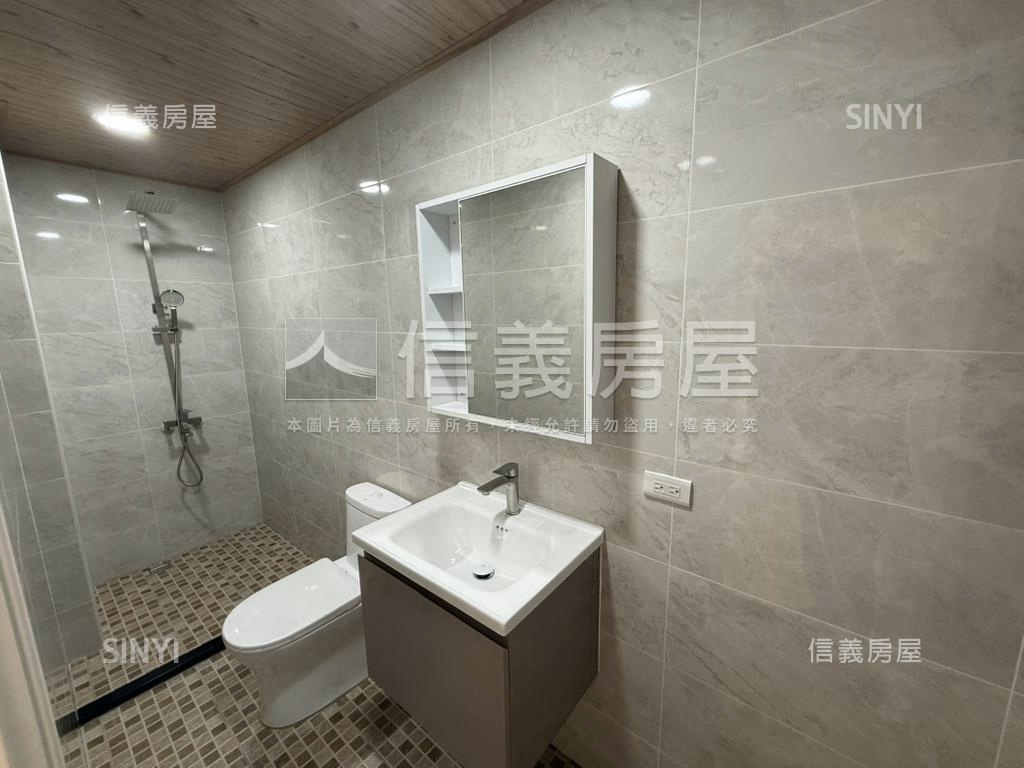 正忠面寬好停車新穎宅房屋室內格局與周邊環境