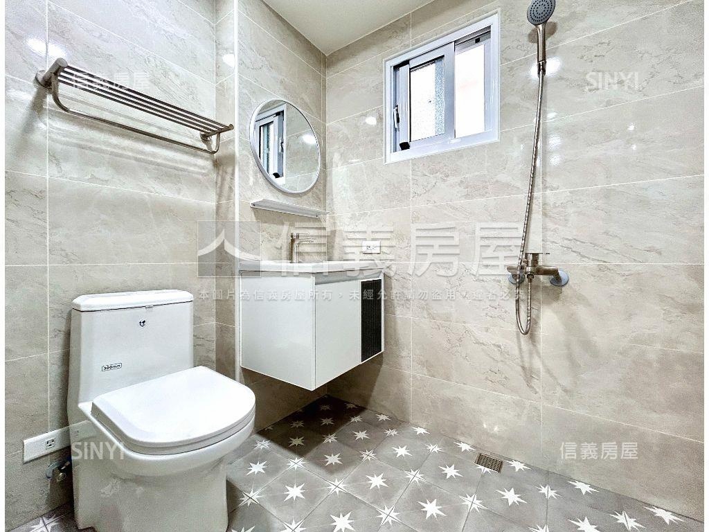 正忠面寬好停車新穎宅房屋室內格局與周邊環境