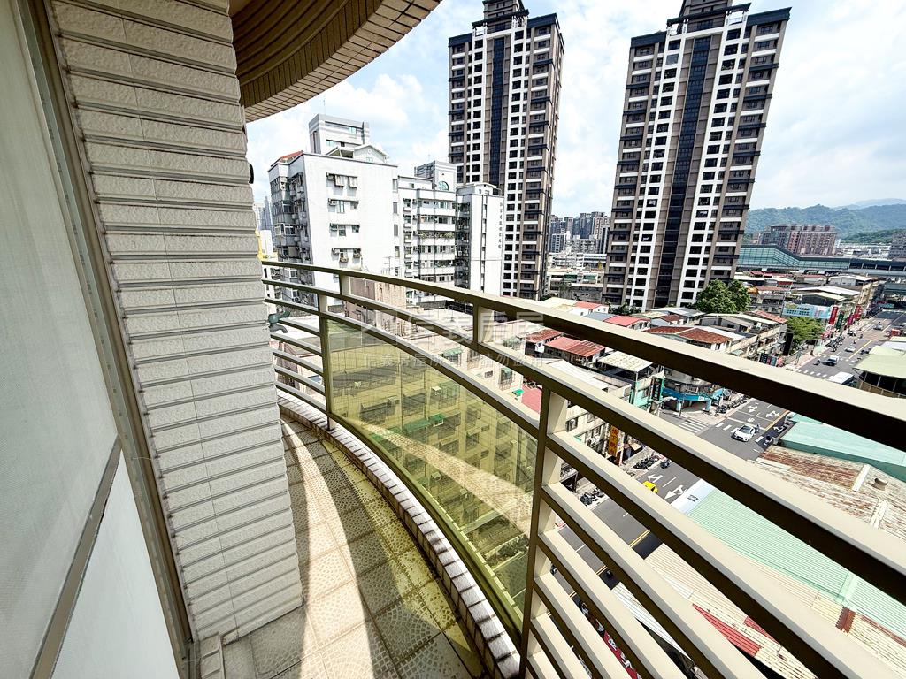 景安台北明亮景觀兩房房屋室內格局與周邊環境