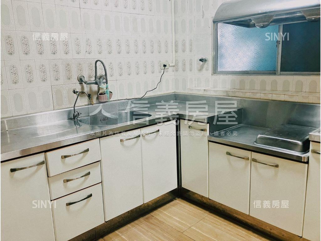 頂美歐式透天美宅房屋室內格局與周邊環境