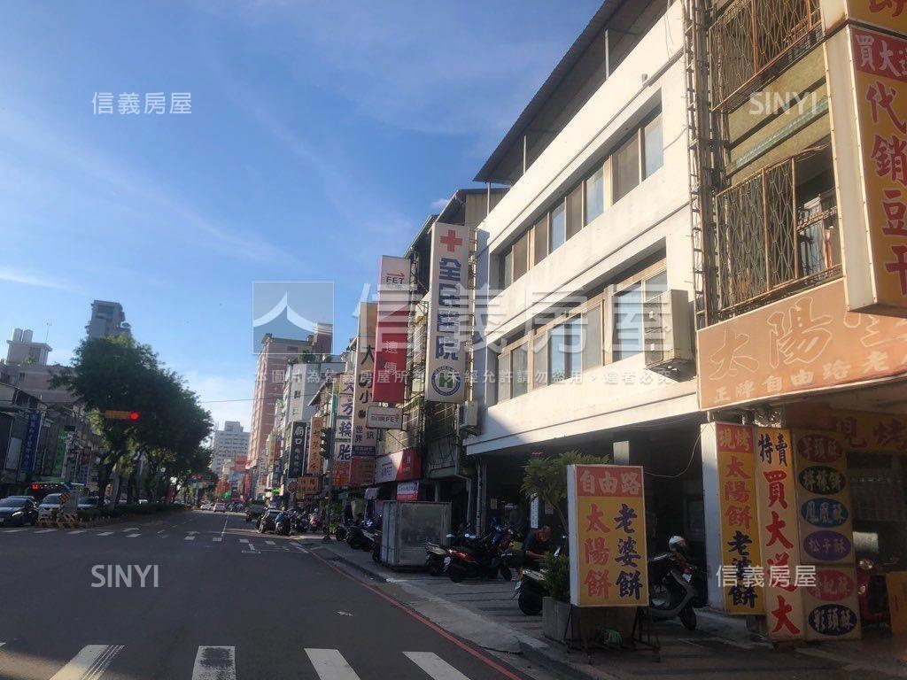 正中清路上臨路人潮多樓店房屋室內格局與周邊環境