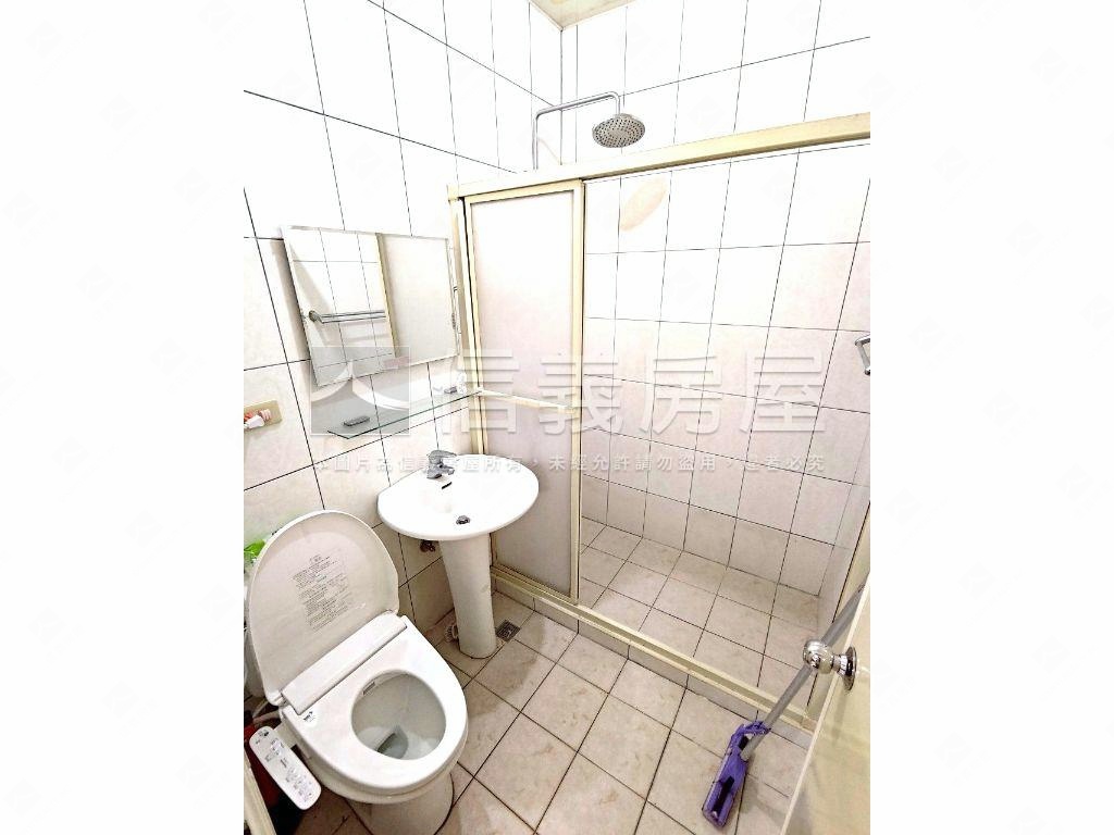 近輕軌公寓１樓房屋室內格局與周邊環境