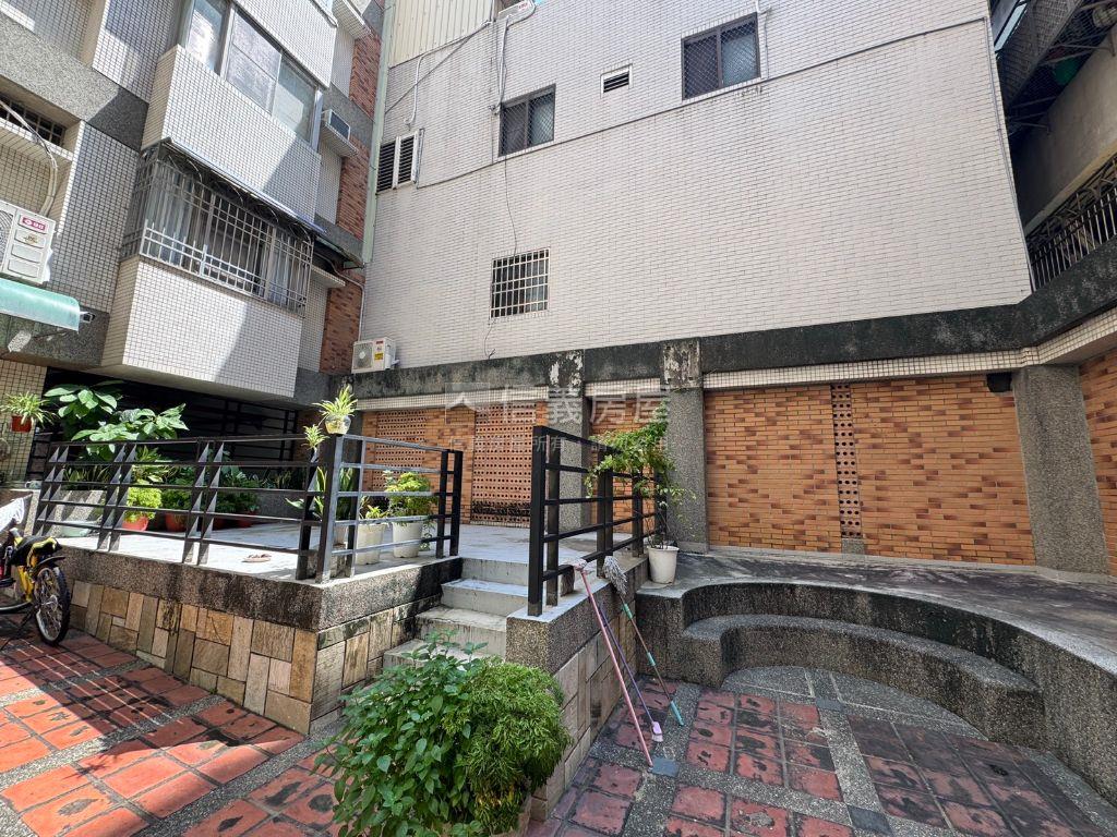 崇明學區御書苑四房車位房屋室內格局與周邊環境