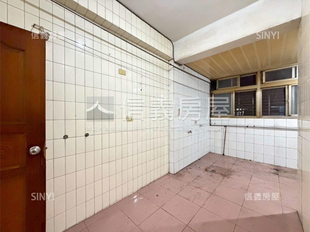 中和街方正三樓美寓房屋室內格局與周邊環境