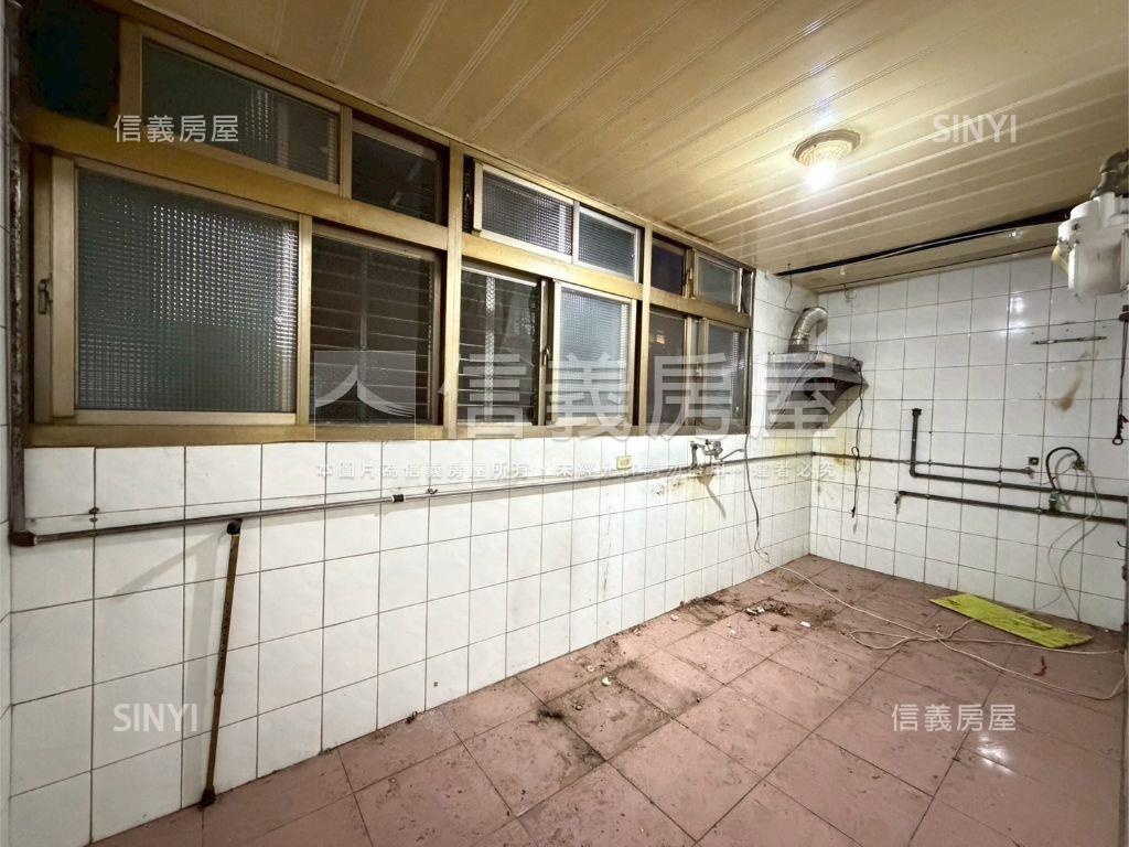 中和街方正三樓美寓房屋室內格局與周邊環境