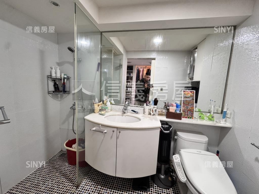 華爾滋管理方正採光大樓房屋室內格局與周邊環境