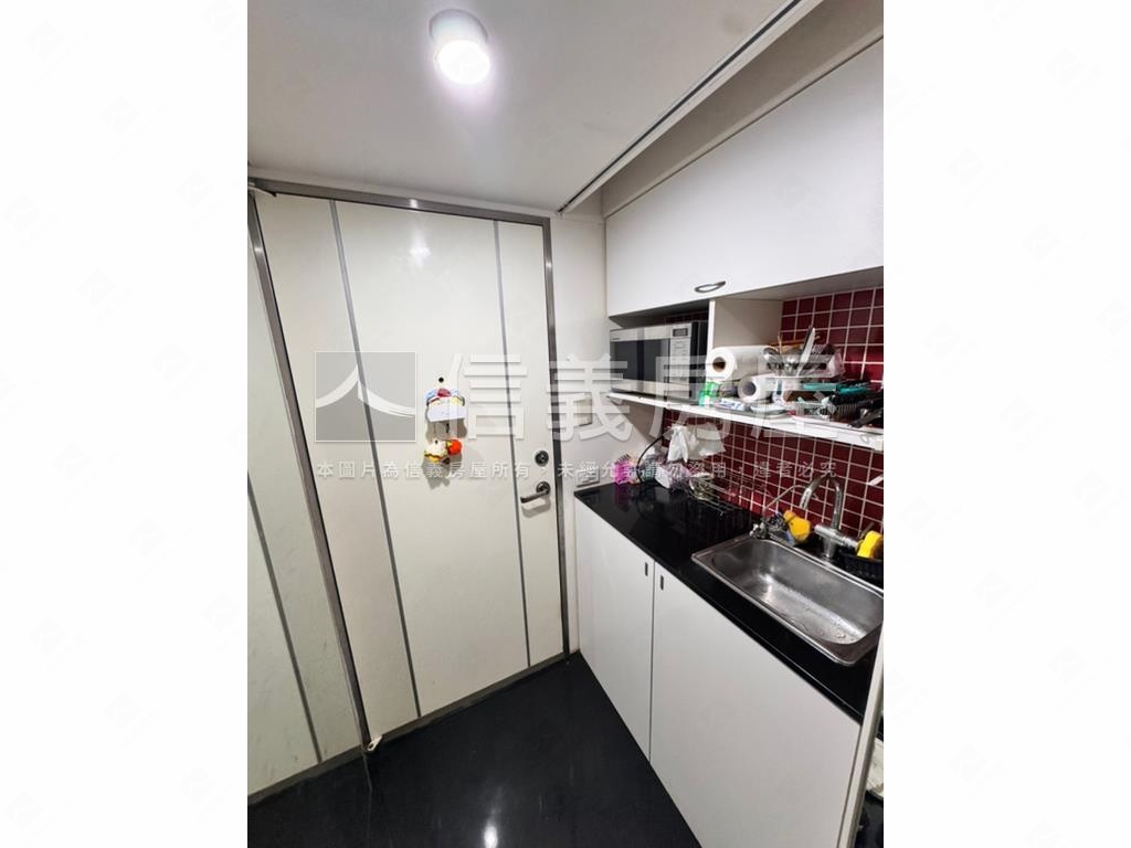 華爾滋管理方正採光大樓房屋室內格局與周邊環境