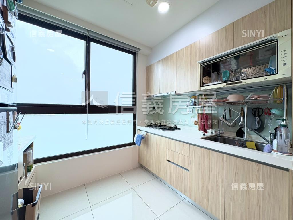 麗寶。青年時代房屋室內格局與周邊環境