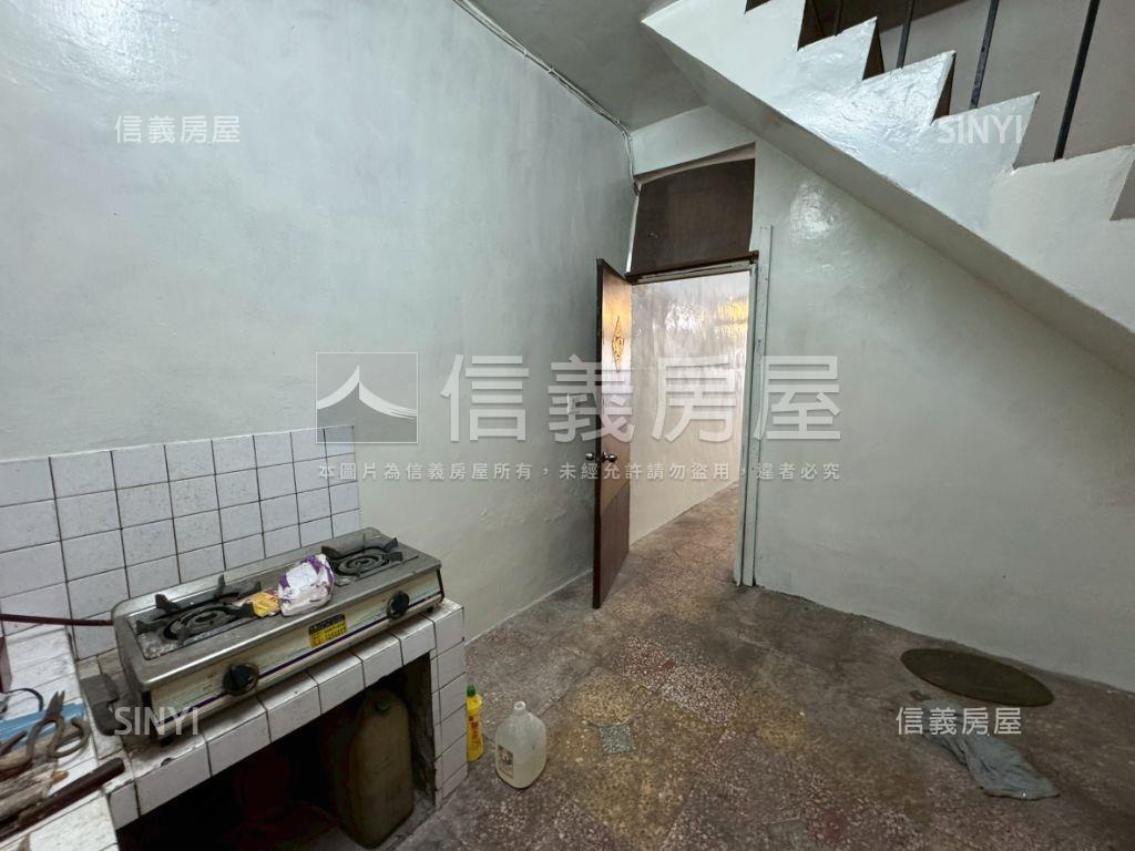 三房低總價臨路透天房屋室內格局與周邊環境