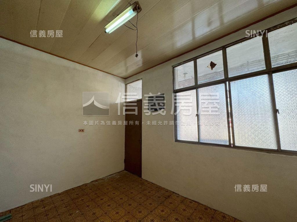 三房低總價臨路透天房屋室內格局與周邊環境
