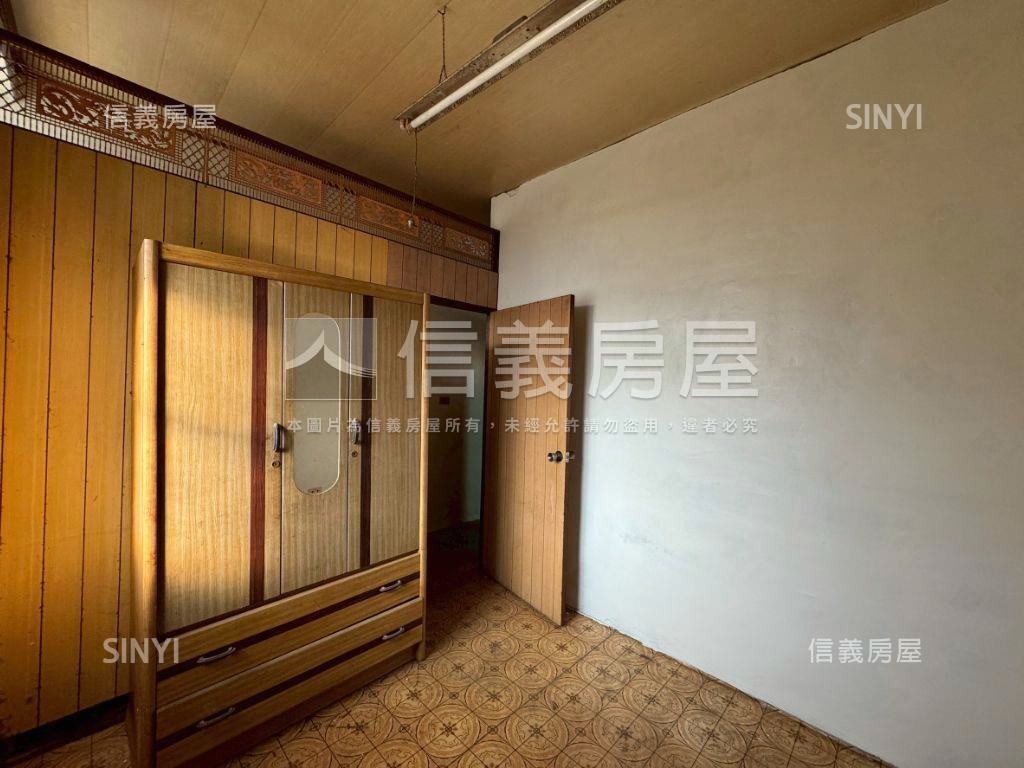三房低總價臨路透天房屋室內格局與周邊環境