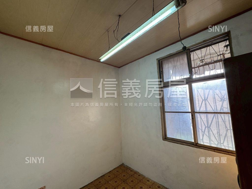 三房低總價臨路透天房屋室內格局與周邊環境
