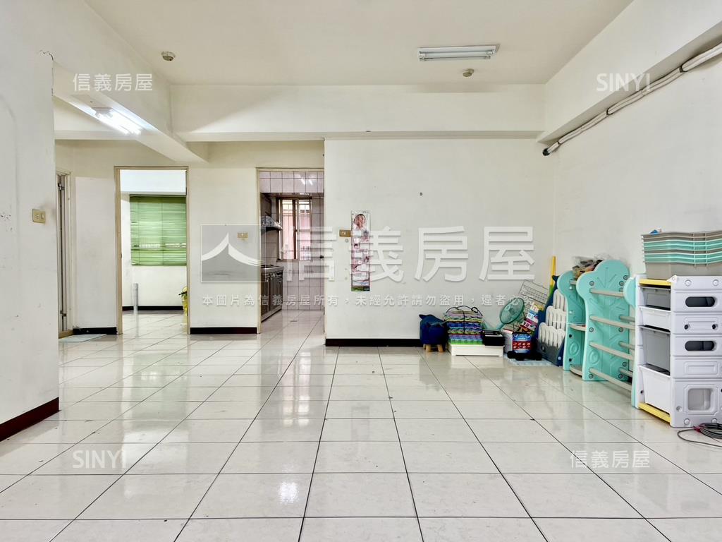 歸仁市中心大三房平車房屋室內格局與周邊環境