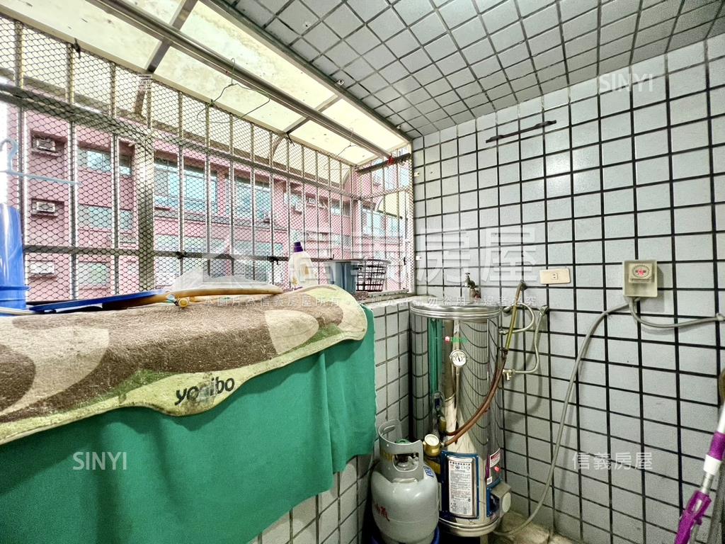 歸仁市中心大三房平車房屋室內格局與周邊環境