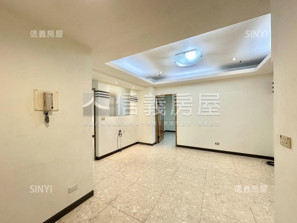 春日路河景三房車位房屋室內格局與周邊環境