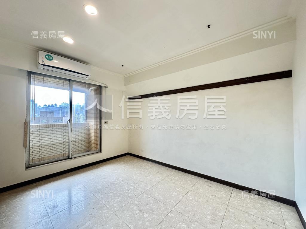 春日路河景三房車位房屋室內格局與周邊環境