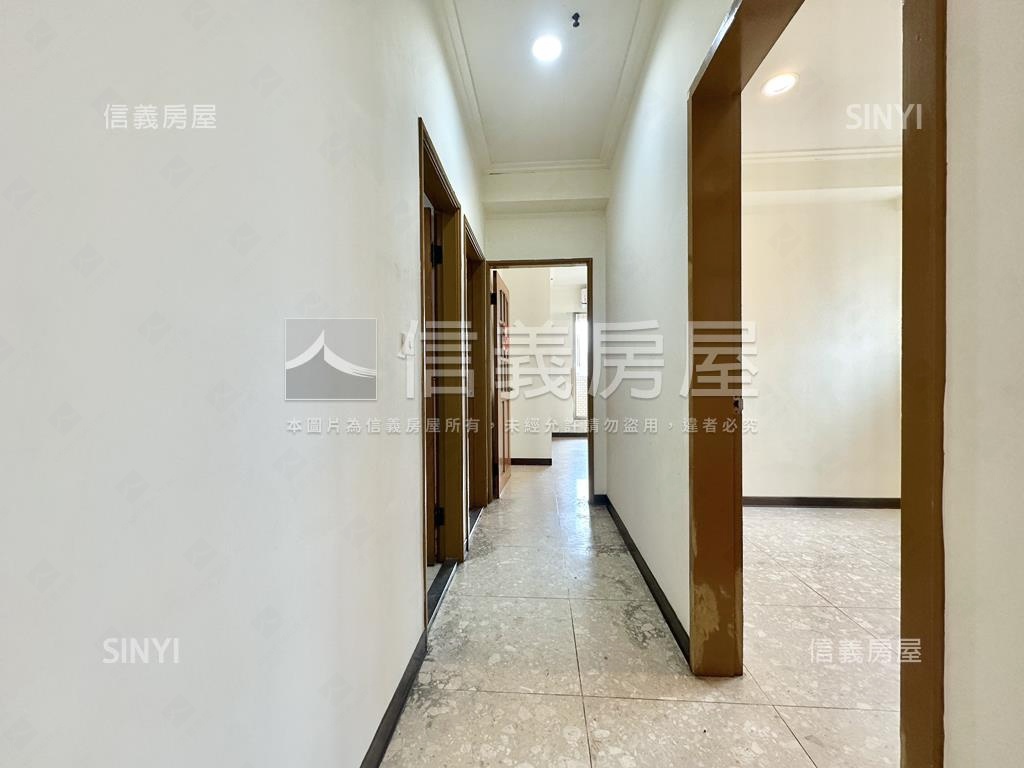 春日路河景三房車位房屋室內格局與周邊環境