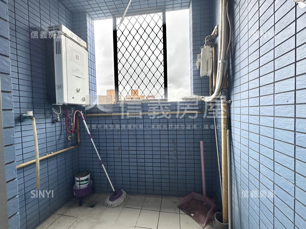 春日路河景三房車位房屋室內格局與周邊環境