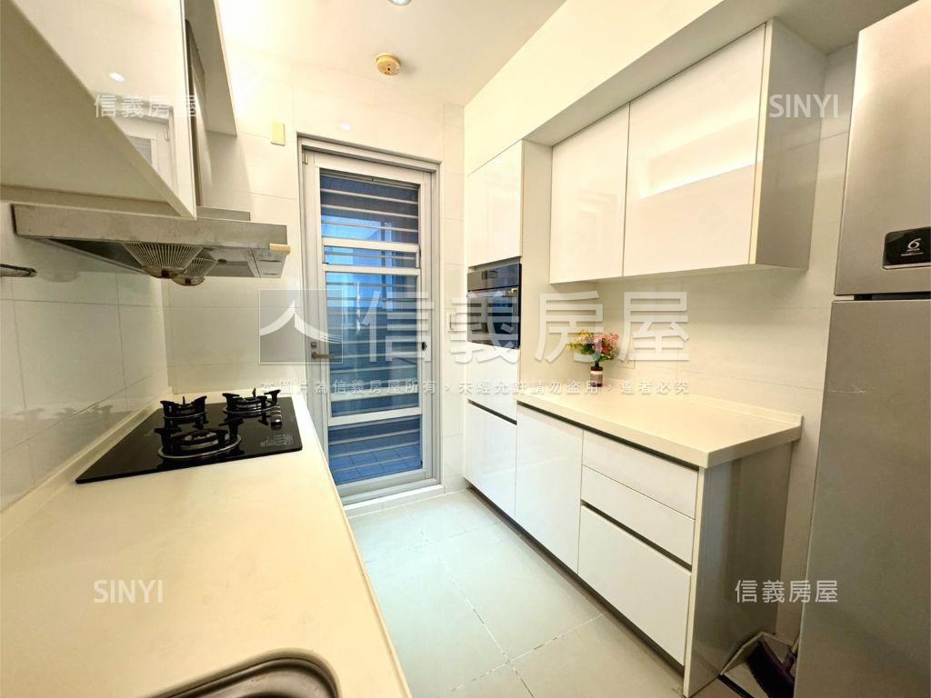 專任御天地外棟高樓美裝潢房屋室內格局與周邊環境