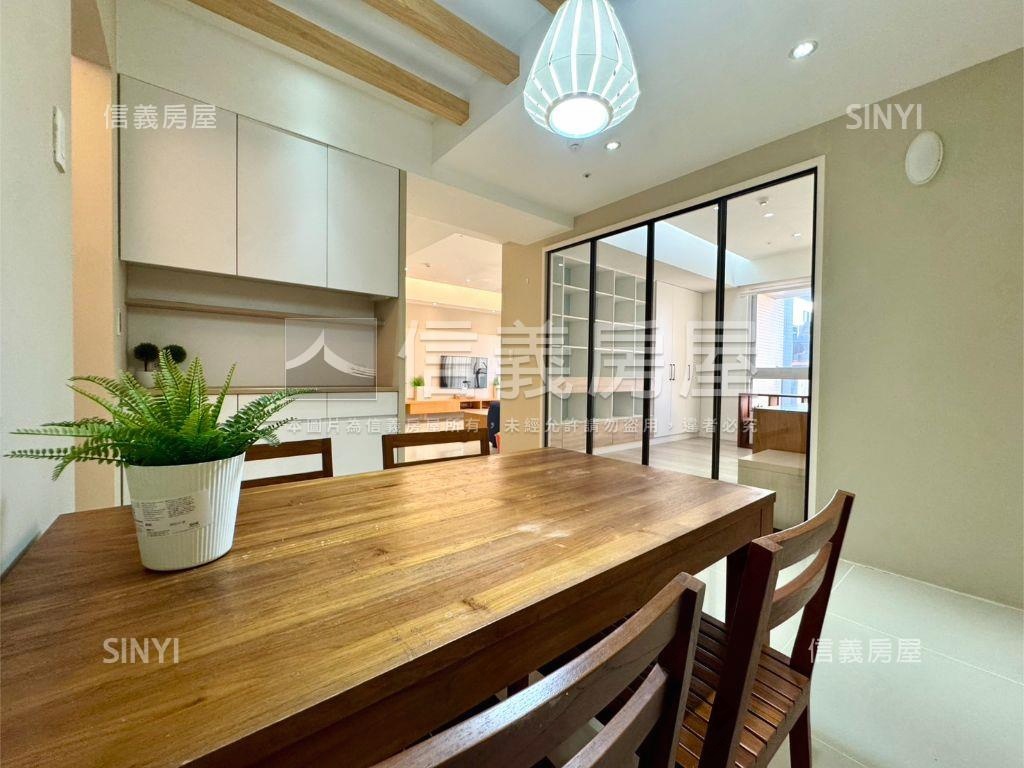 專任御天地外棟高樓美裝潢房屋室內格局與周邊環境