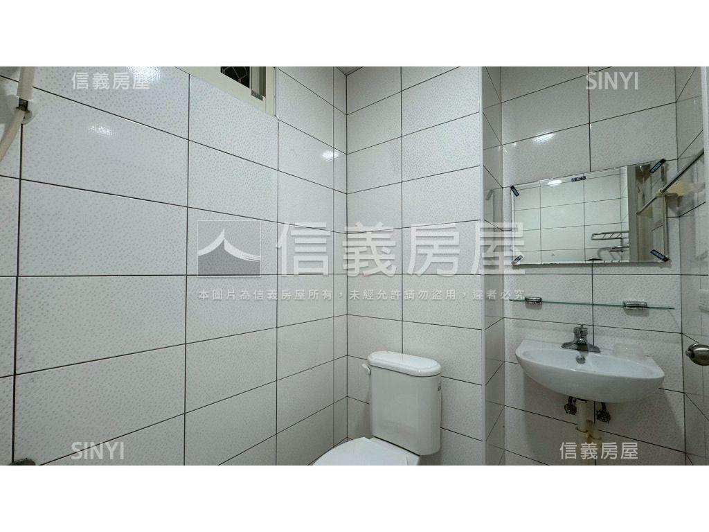 專任向上路近草悟道金店面房屋室內格局與周邊環境