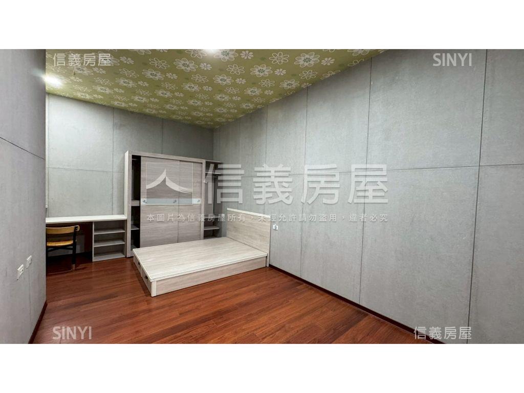 專任向上路近草悟道金店面房屋室內格局與周邊環境