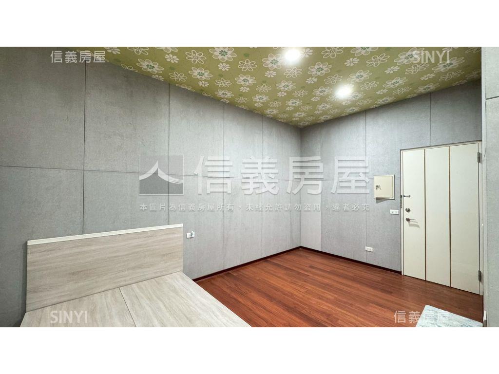 專任向上路近草悟道金店面房屋室內格局與周邊環境