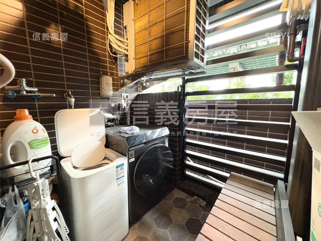 專任。冠德天韻２房車位房屋室內格局與周邊環境
