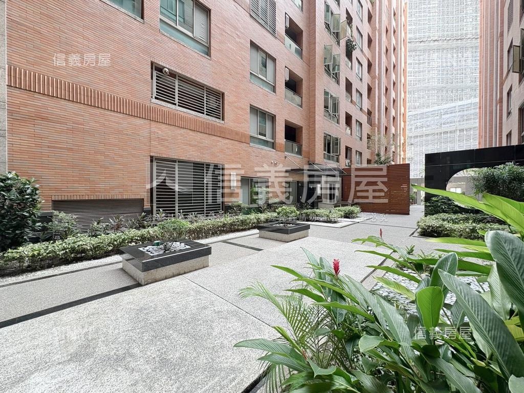 農十六現代京城｜三房平車房屋室內格局與周邊環境