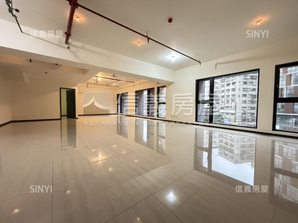 中正稀有新辦房屋室內格局與周邊環境