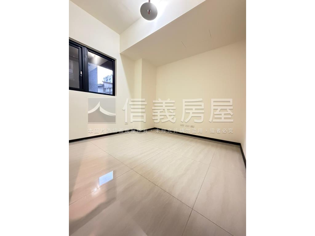 中正稀有新辦房屋室內格局與周邊環境